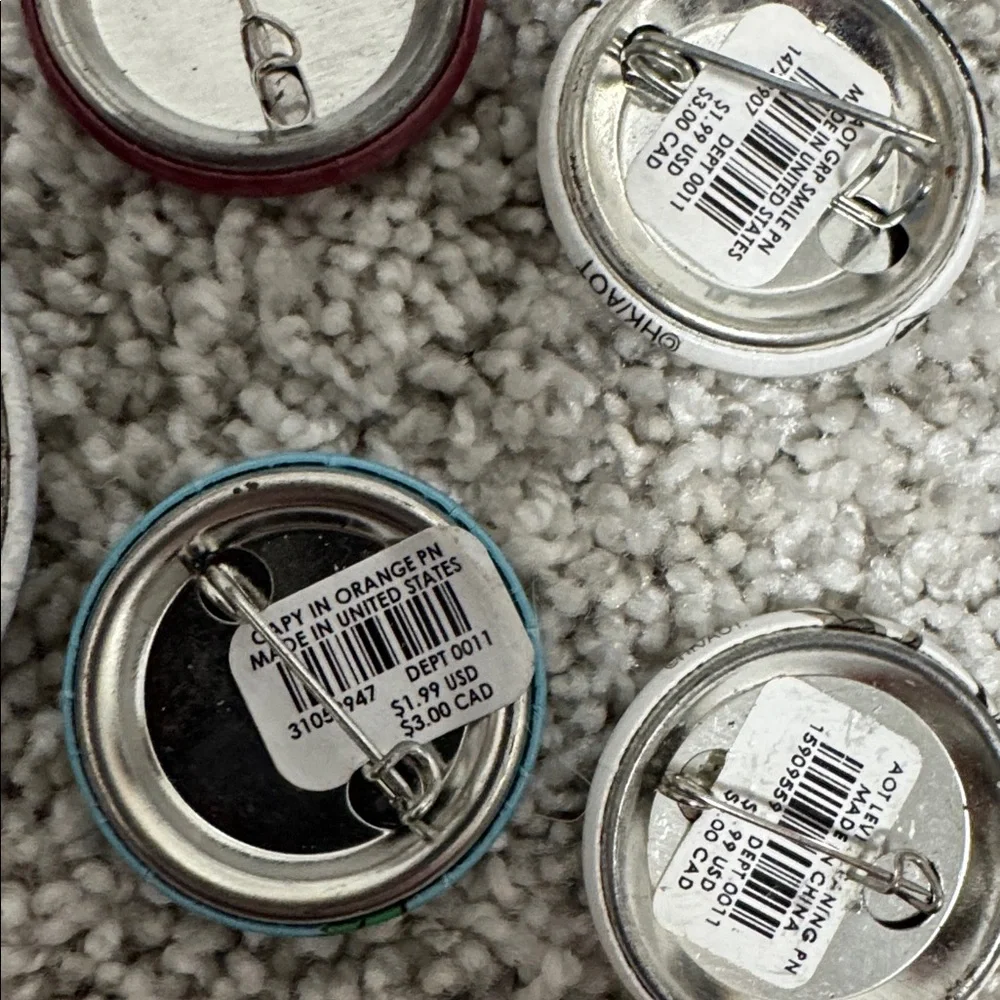 Button Pin set - Picture 3 of 3